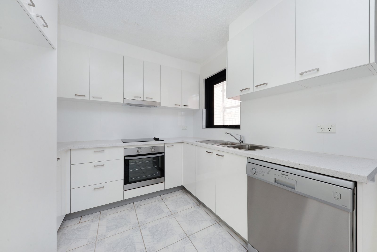 1/13 Brittain Crescent HILLSDALE 1