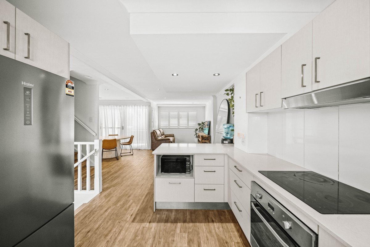 1/13 Bullimah Avenue Burleigh Heads 6