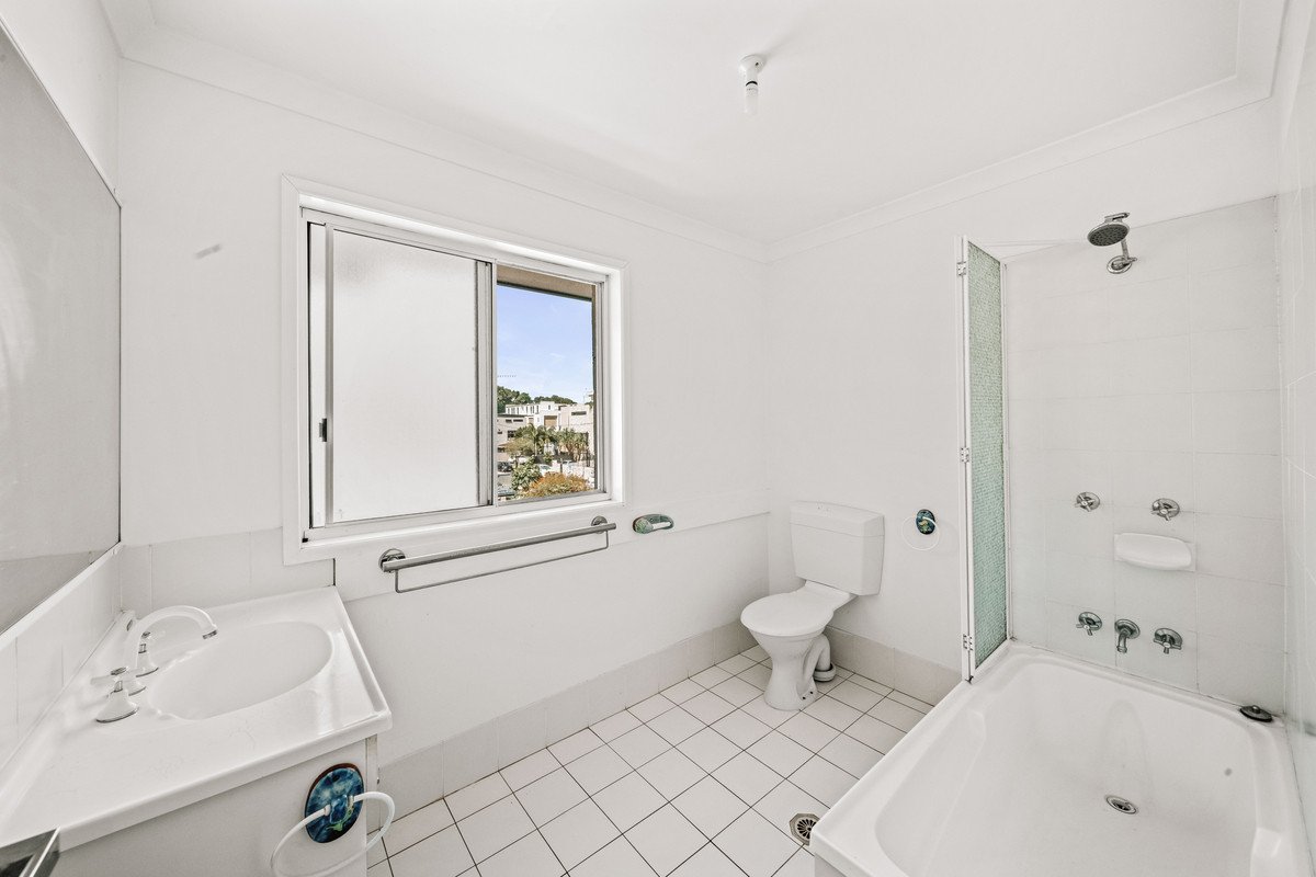 1/13 Bullimah Avenue Burleigh Heads 11