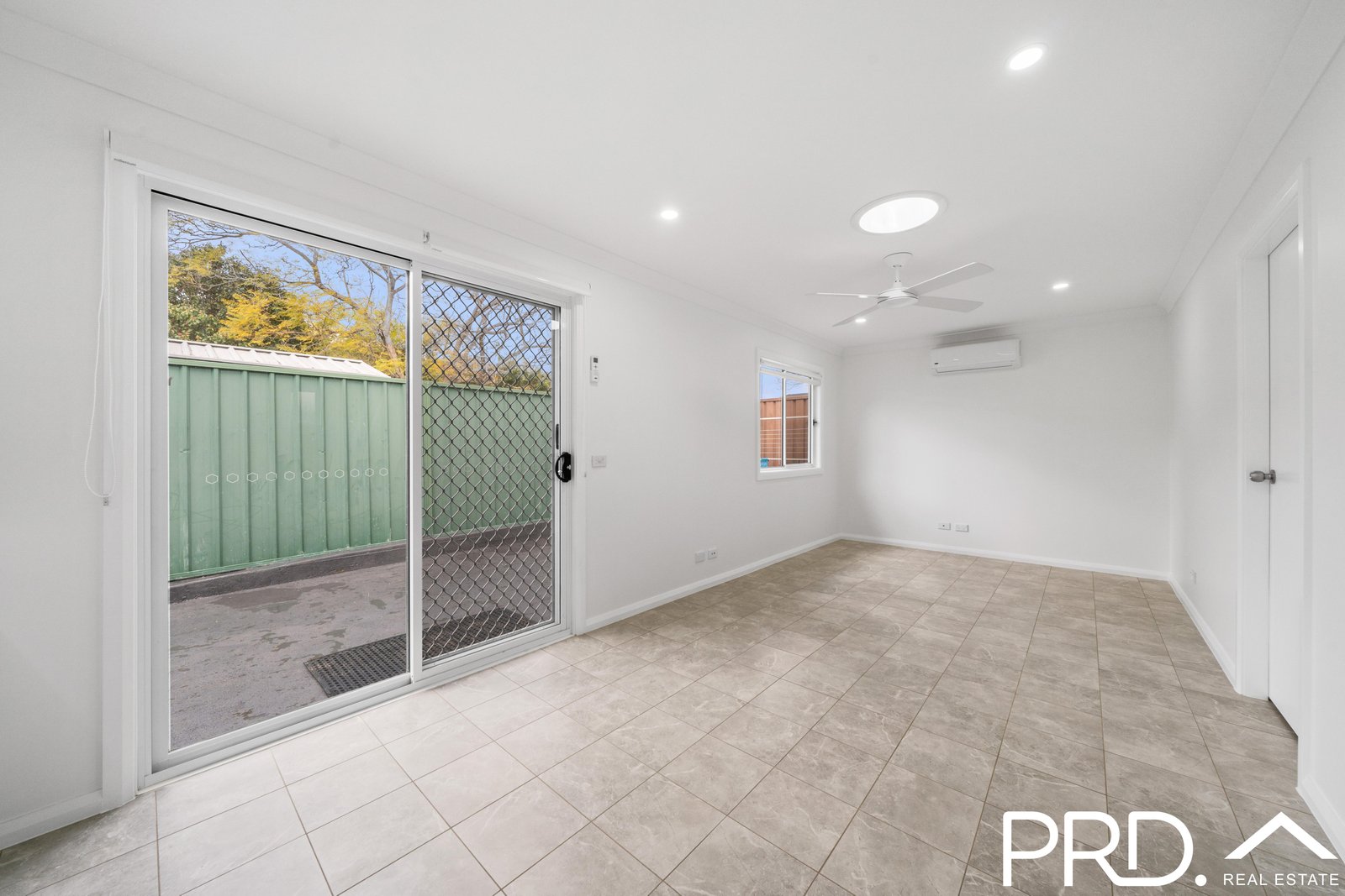 1/13 Clifford Street PANANIA 3