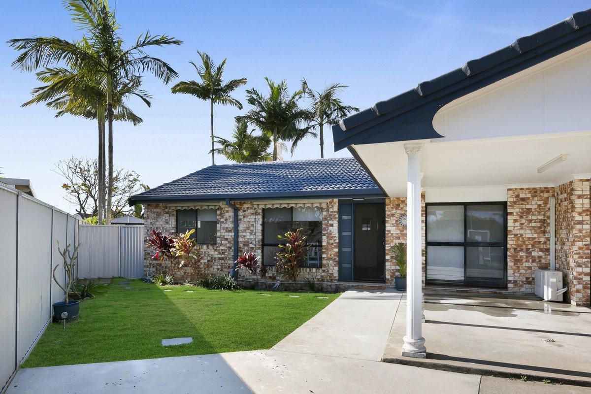 1/13 Crimson Court Miami 2