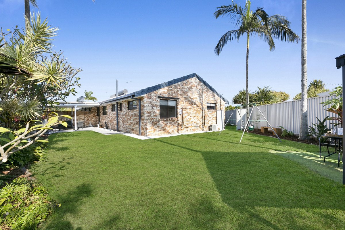 1/13 Crimson Court Miami 16