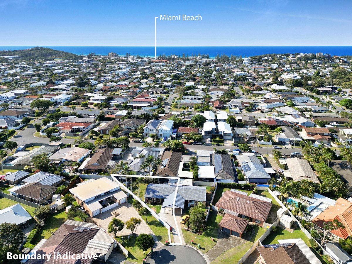 1/13 Crimson Court Miami 17