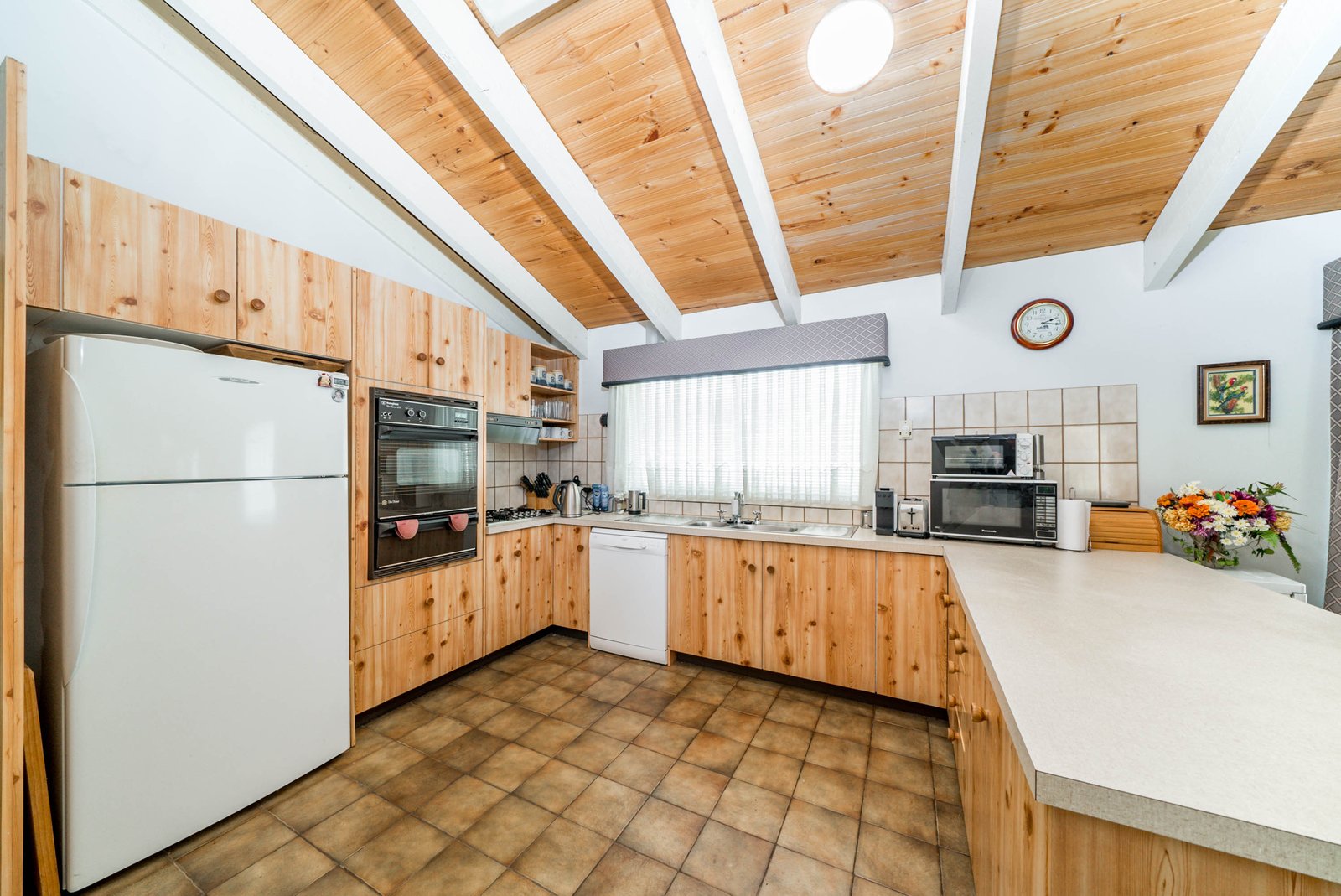 113 Dalkeith Avenue LAKE ALBERT 2