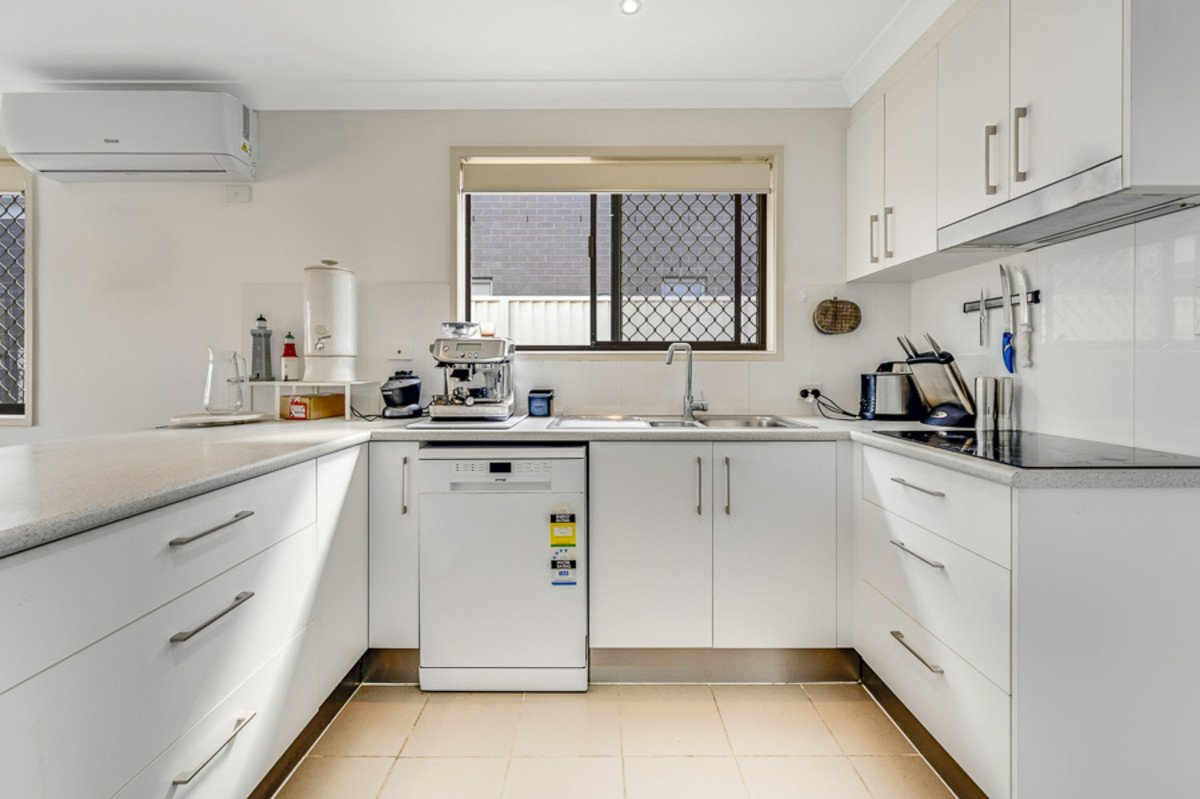 1/13 Doggett Drive Miami 5