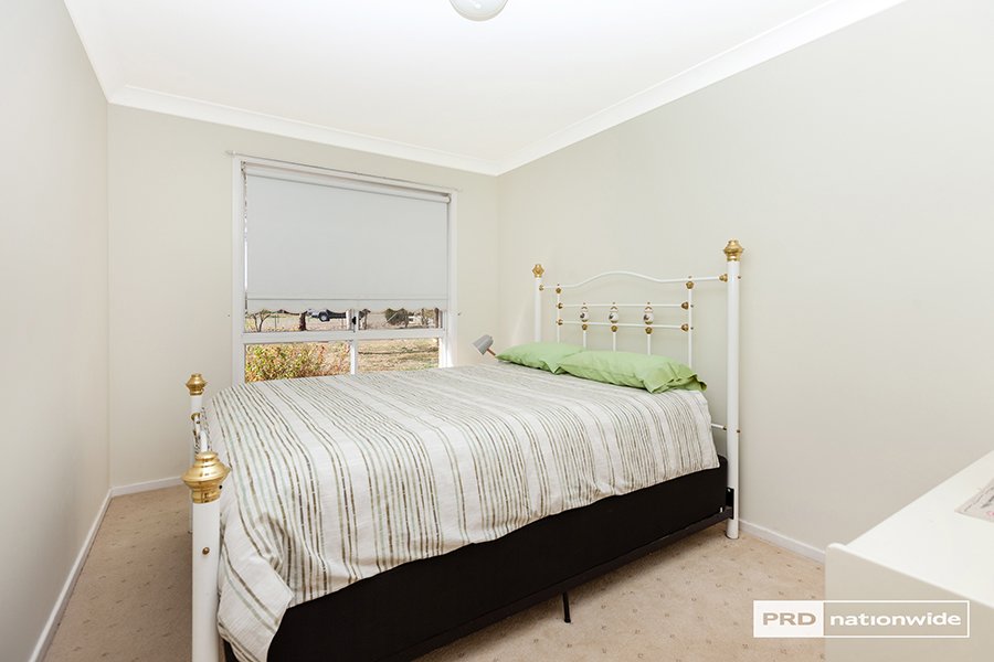 113 Fiona Drive TAMWORTH 8