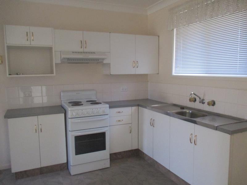 1/13 Illoura Street TAMWORTH 2