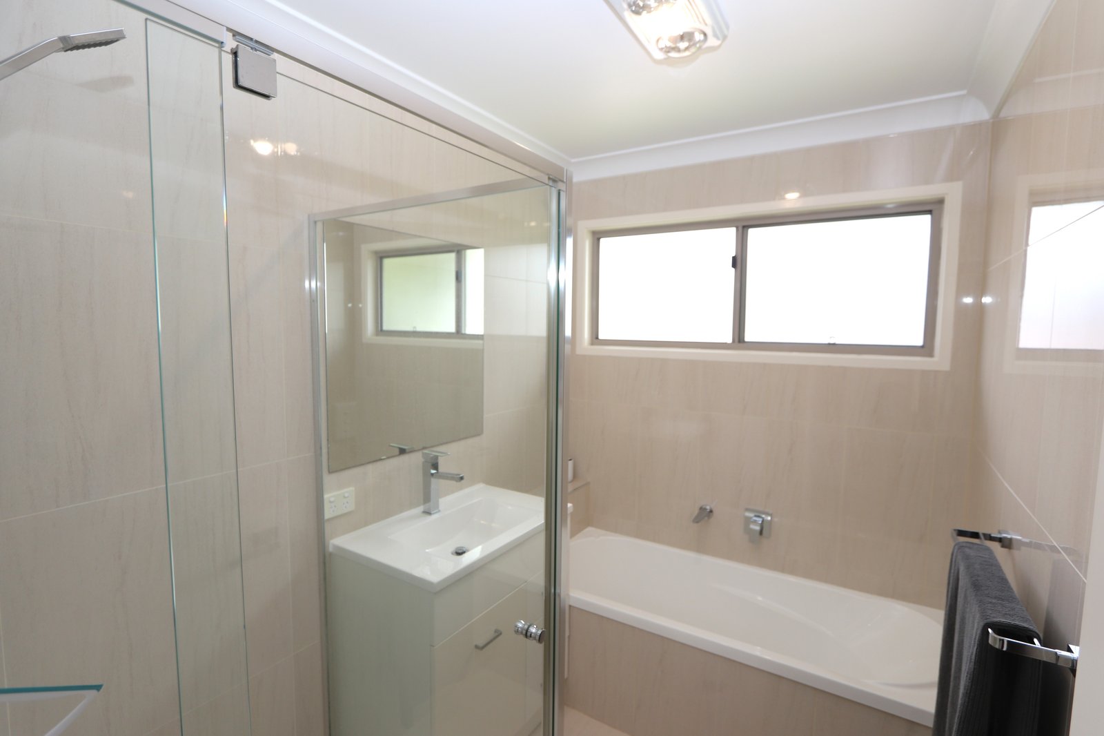 1/13 Jowett Street COOMERA 10