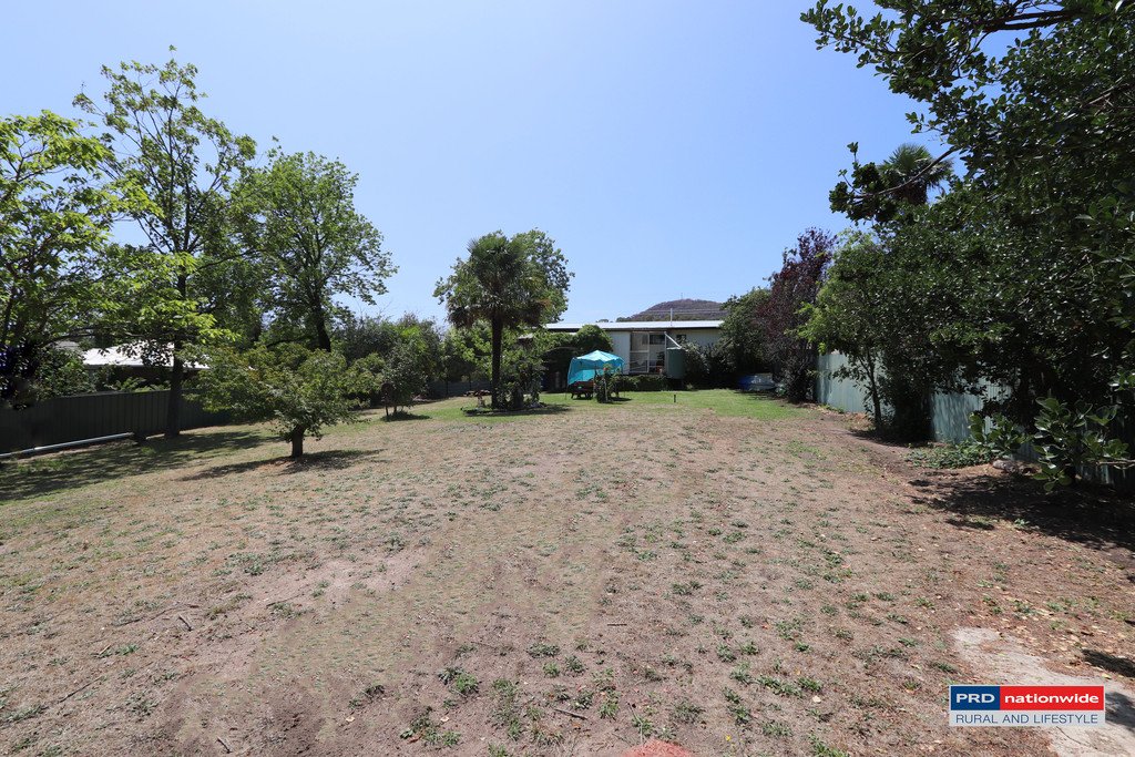 113 King Street TUMBARUMBA 9