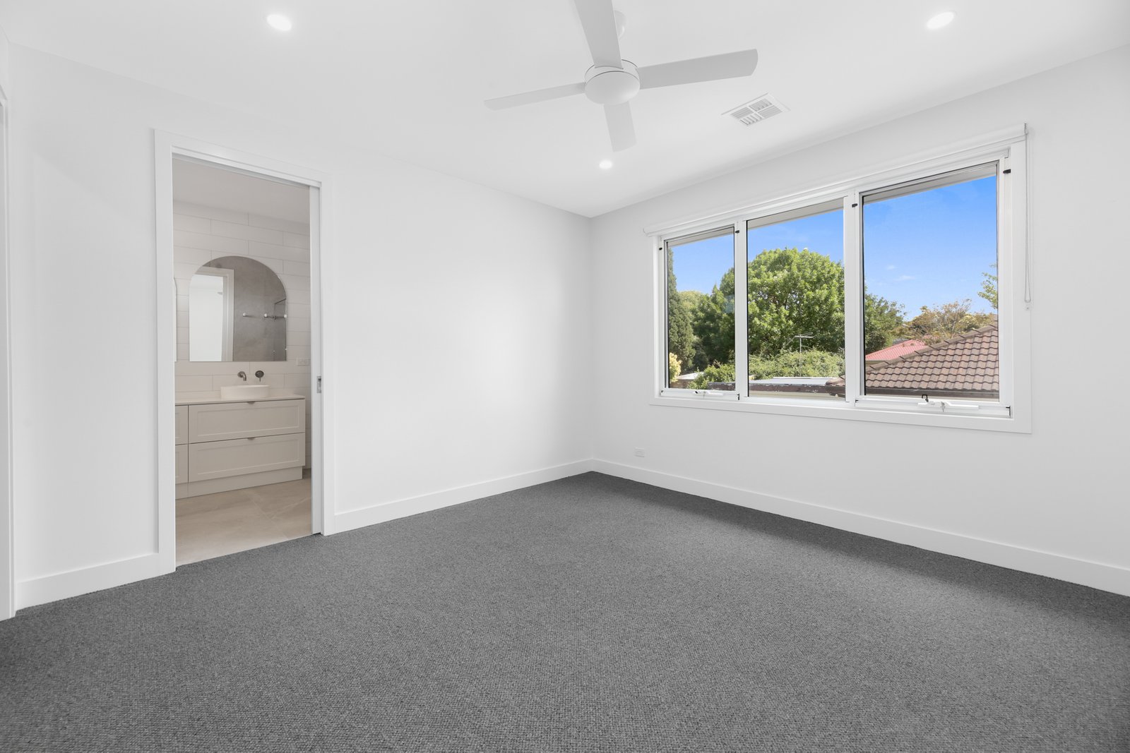 Gallery: 1/13 Lavidge Road
