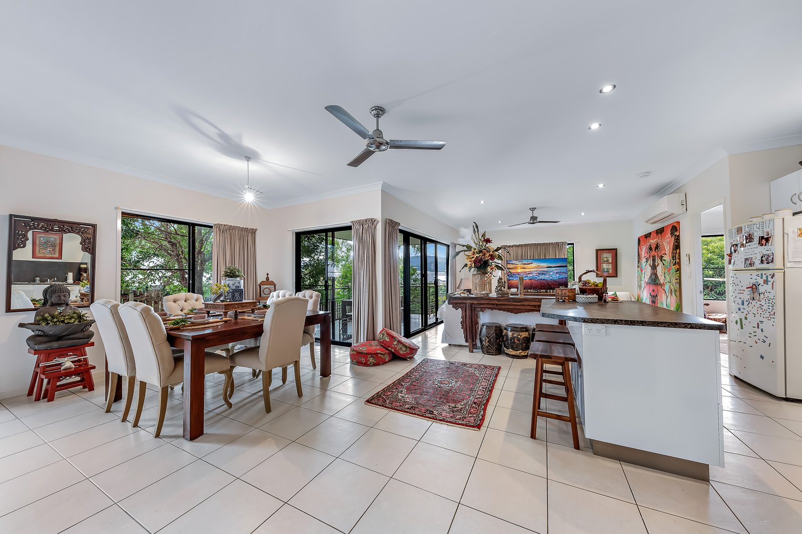1/13 Ryben Court CANNONVALE 1