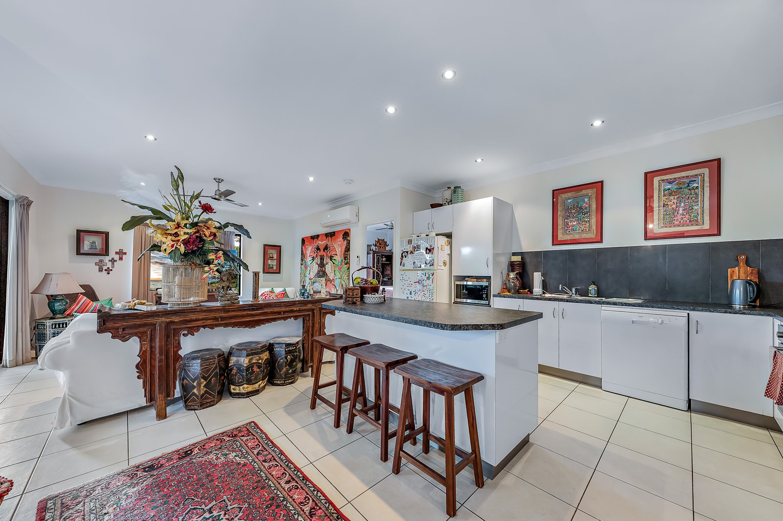 1/13 Ryben Court CANNONVALE 2