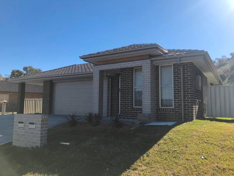 1/13 Scarborough Close TAMWORTH 1