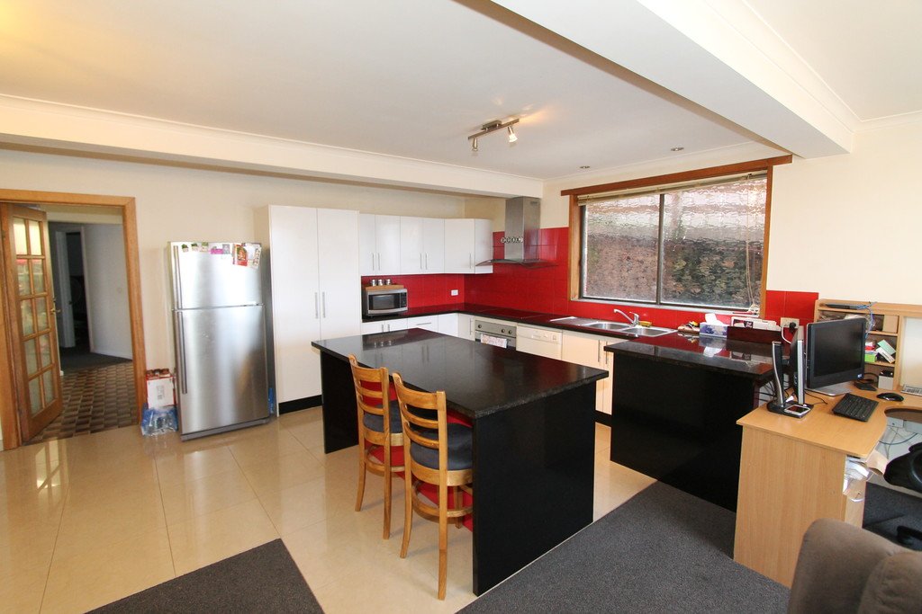 113 Sim Street BLACK HILL 9