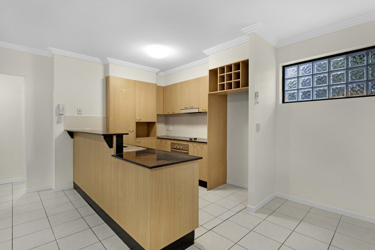 1/13 Stephens Street Burleigh Heads 4