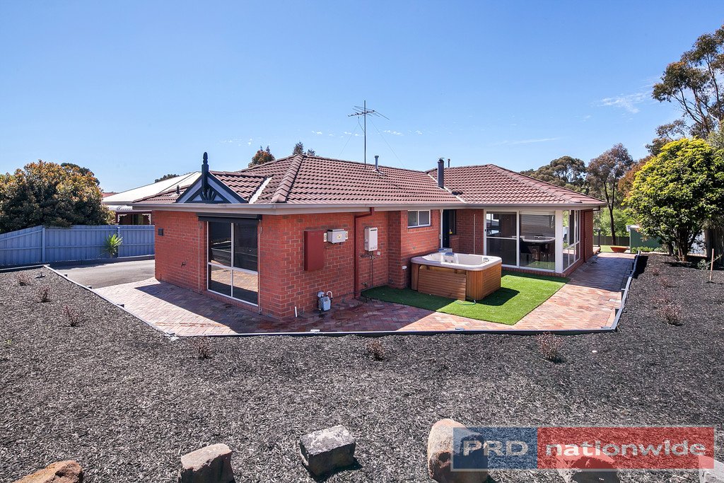 113 Strickland Parade BROWN HILL 8
