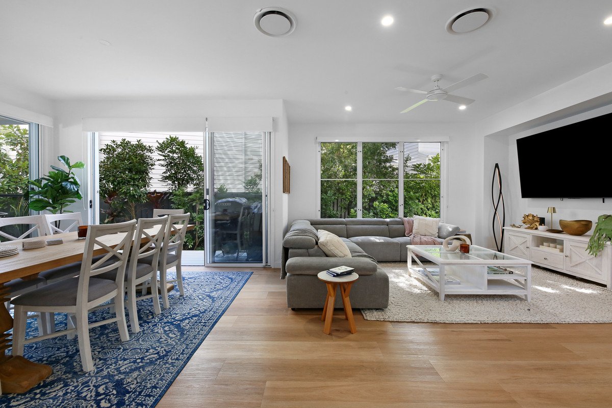 1/13 Tabilban Street Burleigh Heads 9
