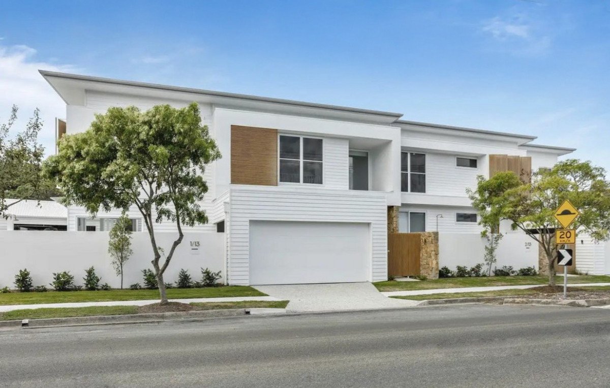 1/13 Tabilban Street Burleigh Heads 3