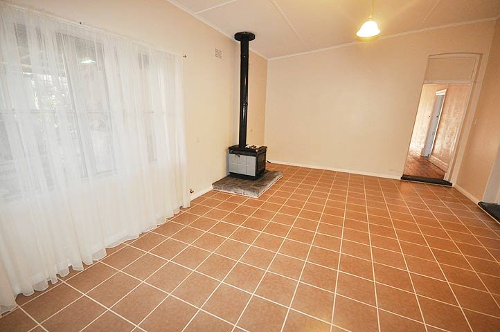 113 Urana Street THE ROCK 3