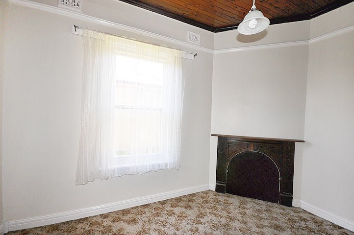 113 Urana Street THE ROCK 5