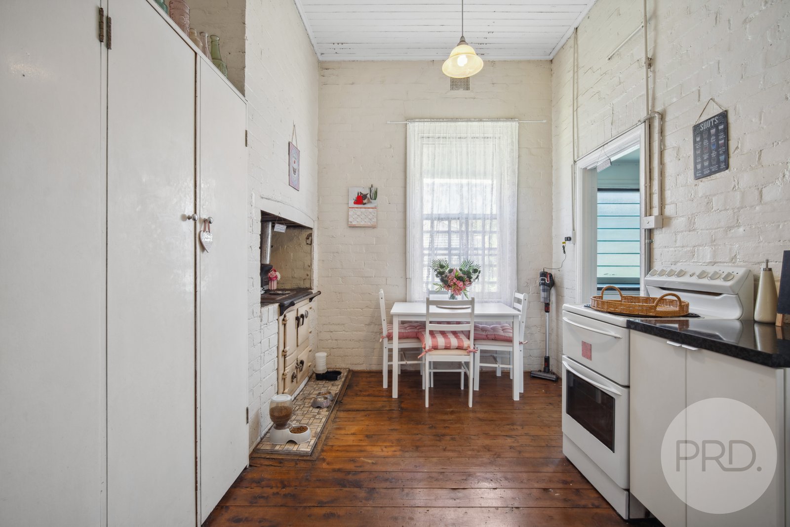 113 Urana Street THE ROCK 13