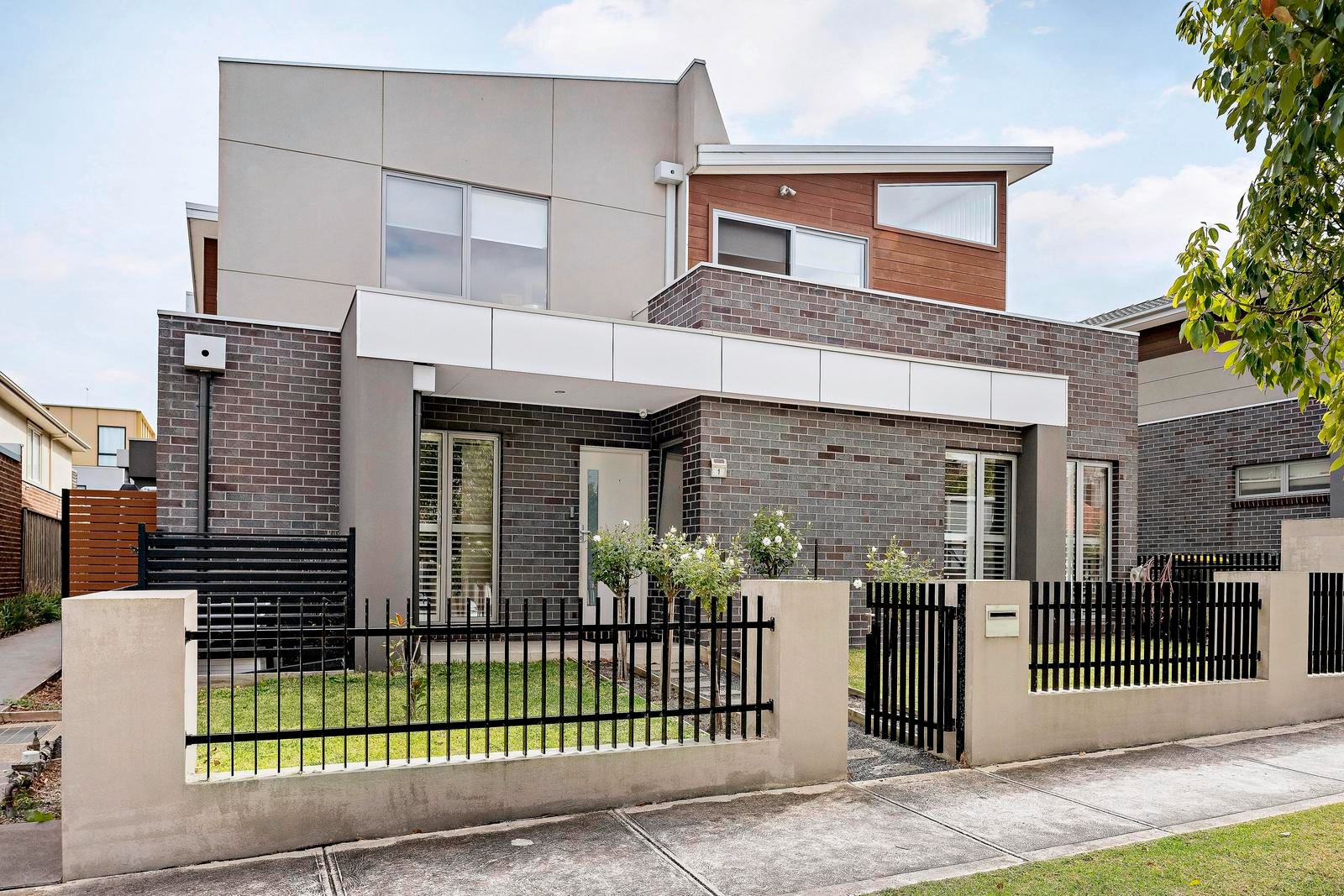 1/13 Washington Street, Essendon VIC 3040