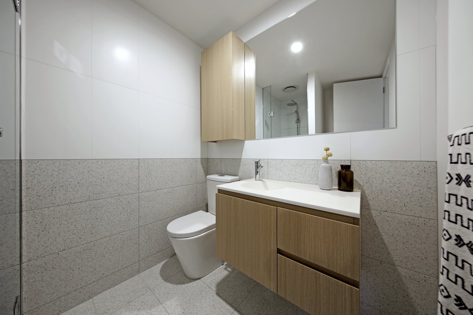 Real Estate and Property in 11/30-32 Prince Edward Avenue, Mckinnon, VIC