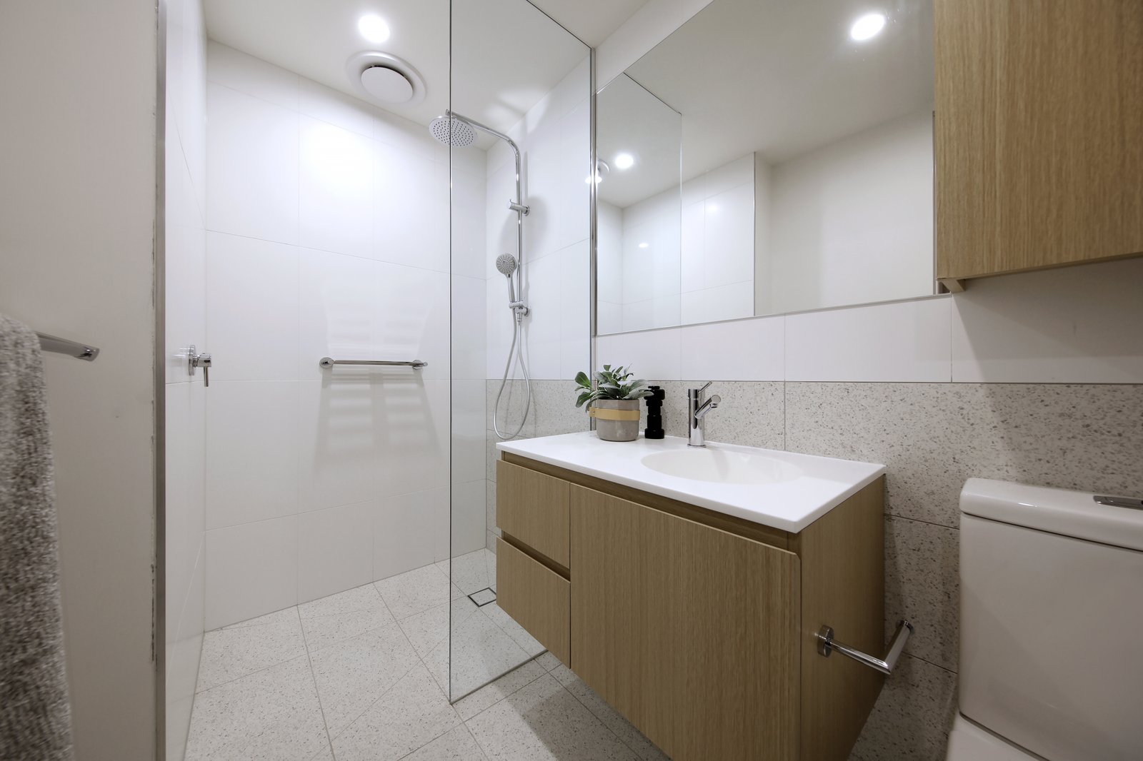 Real Estate and Property in 11/30-32 Prince Edward Avenue, Mckinnon, VIC