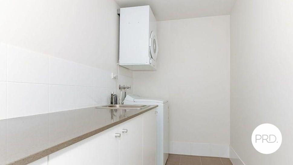 11/30 Goondoon Street GLADSTONE CENTRAL 8