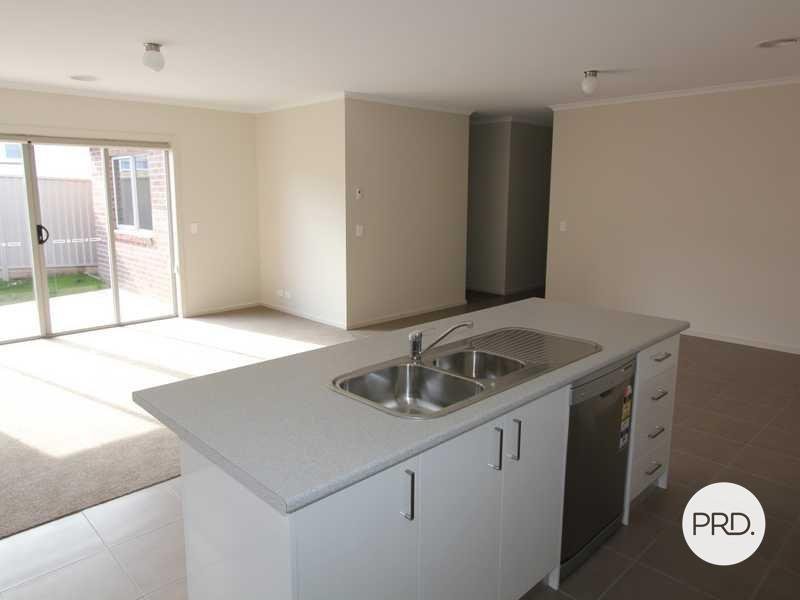 1/1306 Geelong Road MOUNT CLEAR 5