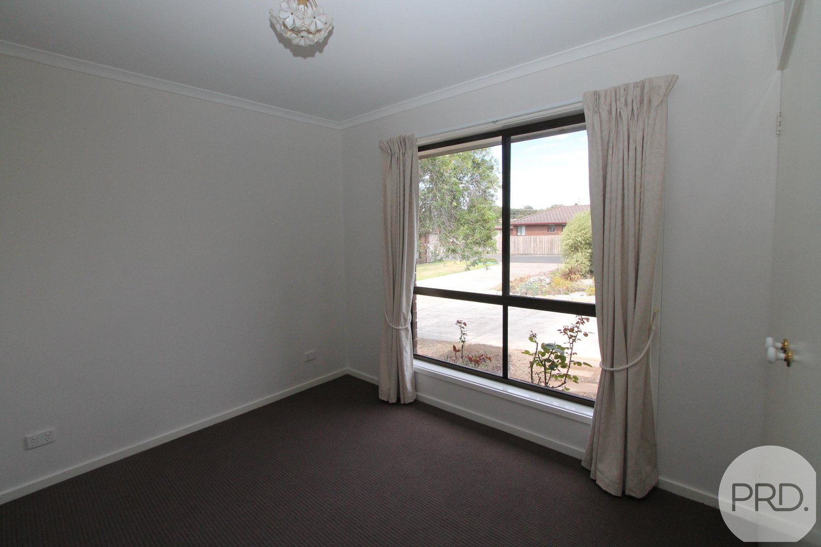 11/316 Lal Lal Street CANADIAN 2