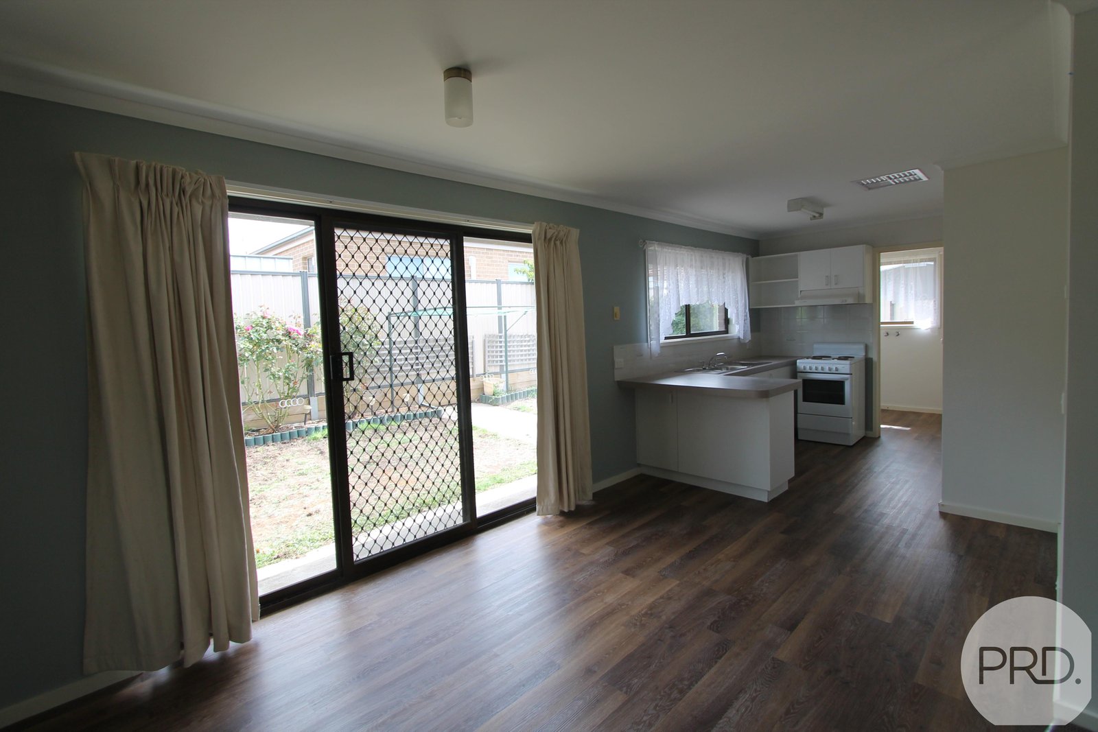 11/316 Lal Lal Street CANADIAN 9