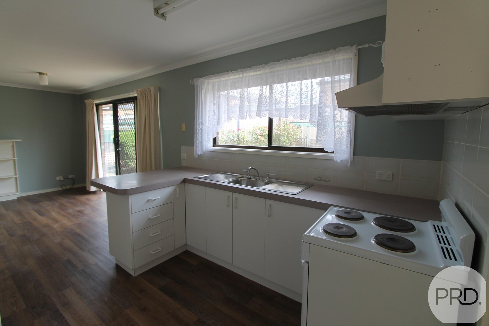 11/316 Lal Lal Street CANADIAN 11