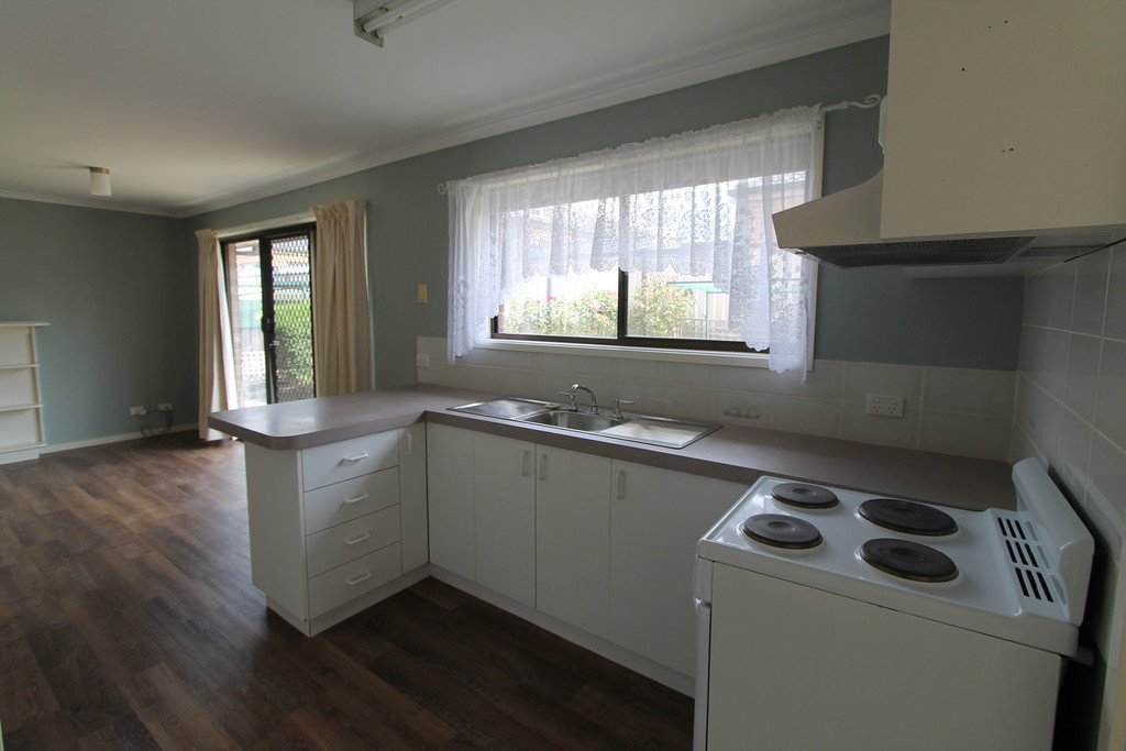 11/316 Lal Lal Street CANADIAN 11