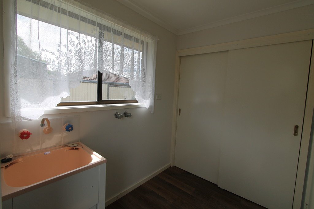 11/316 Lal Lal Street CANADIAN 12