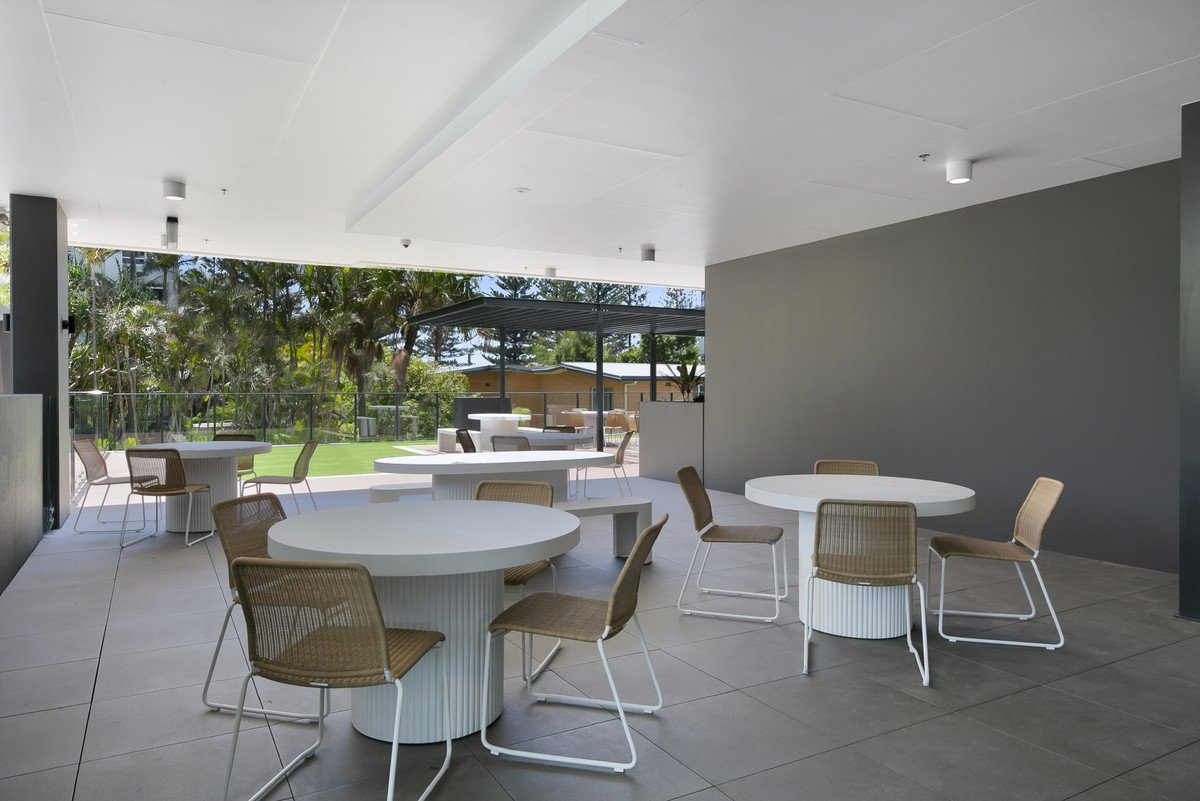 113/1969-1971 Gold Coast Highway Burleigh Heads 19