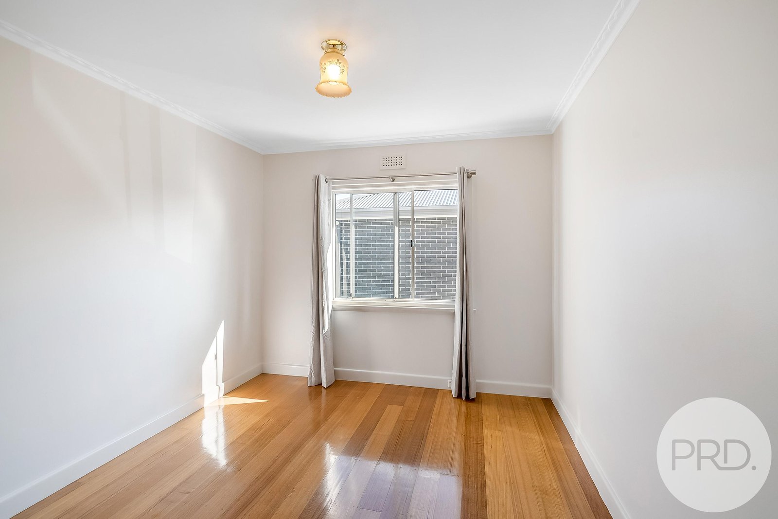1/132 Cambridge Road BELLERIVE 8
