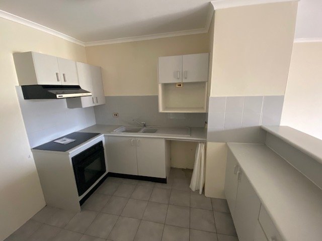 113/2 Riverpark Drive LIVERPOOL 6