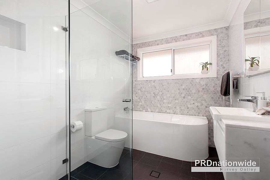 11/32 The Mall SOUTH HURSTVILLE 7