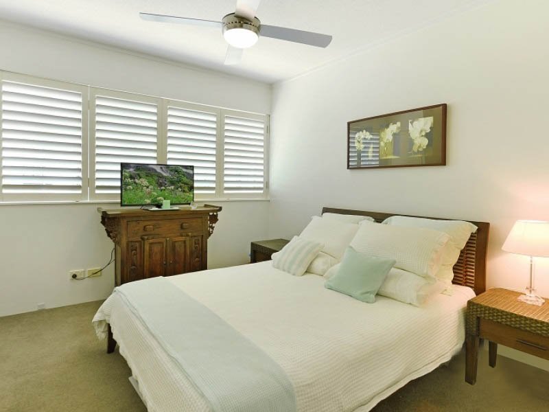 11/326-342 Marine Parade LABRADOR 9