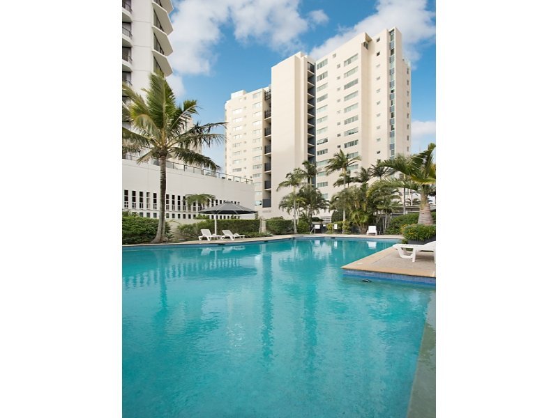 11/326-342 Marine Parade LABRADOR 12