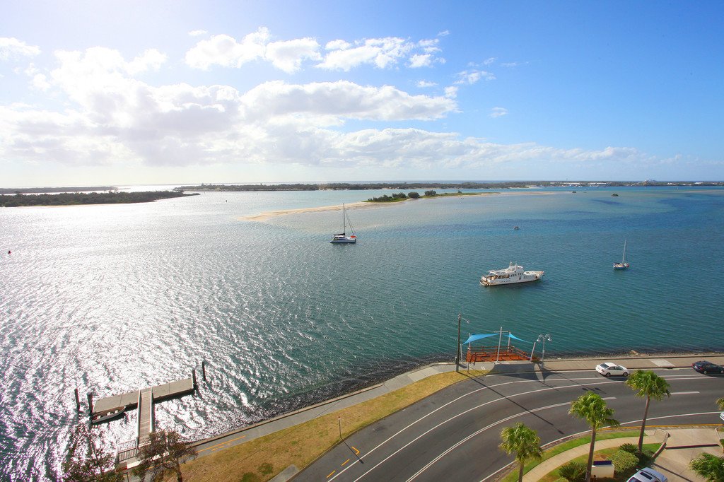 11/326-342 Marine Parade LABRADOR 19