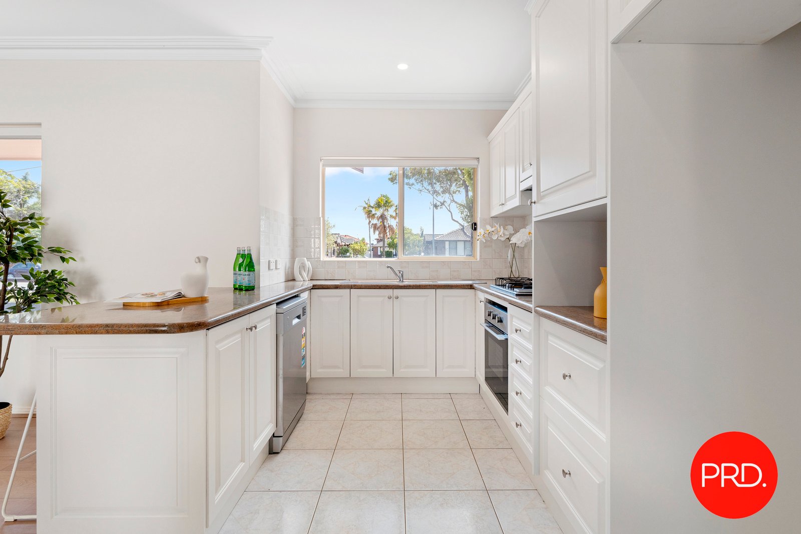 1/133-135 Russell Avenue DOLLS POINT 3