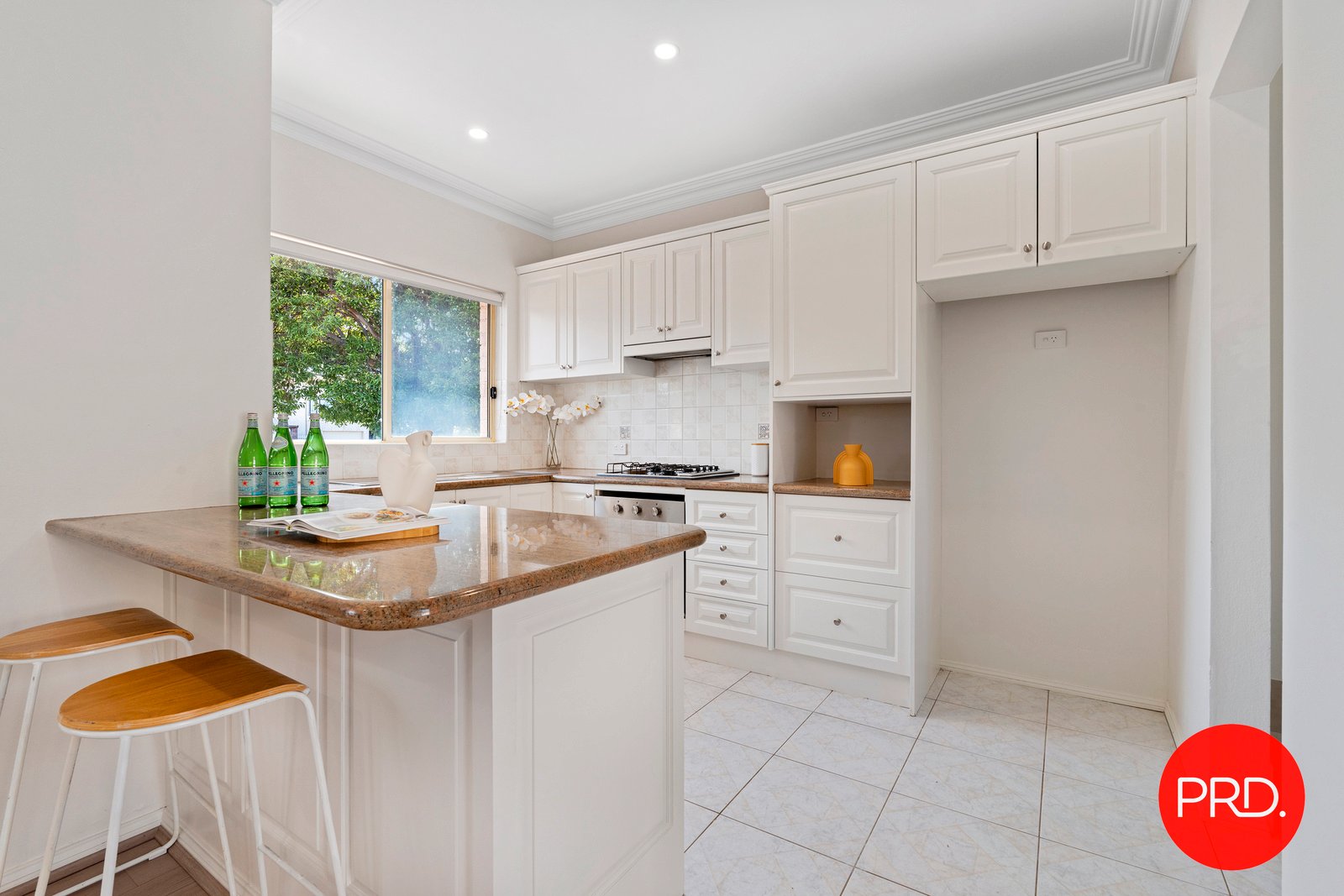 1/133-135 Russell Avenue DOLLS POINT 9