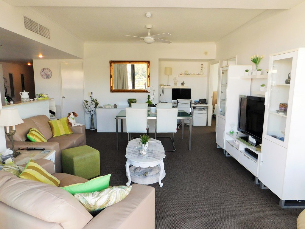 1133/1 Ocean Street "Swell Apartments" BURLEIGH HEADS 2