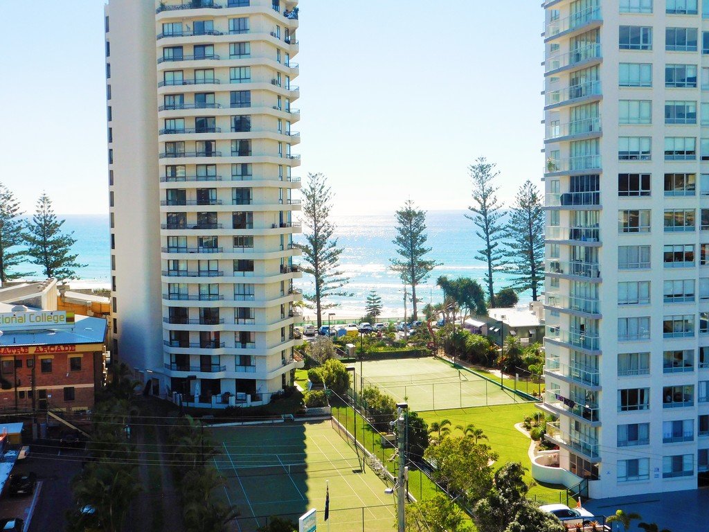 1133/1 Ocean Street "Swell Apartments" BURLEIGH HEADS 15