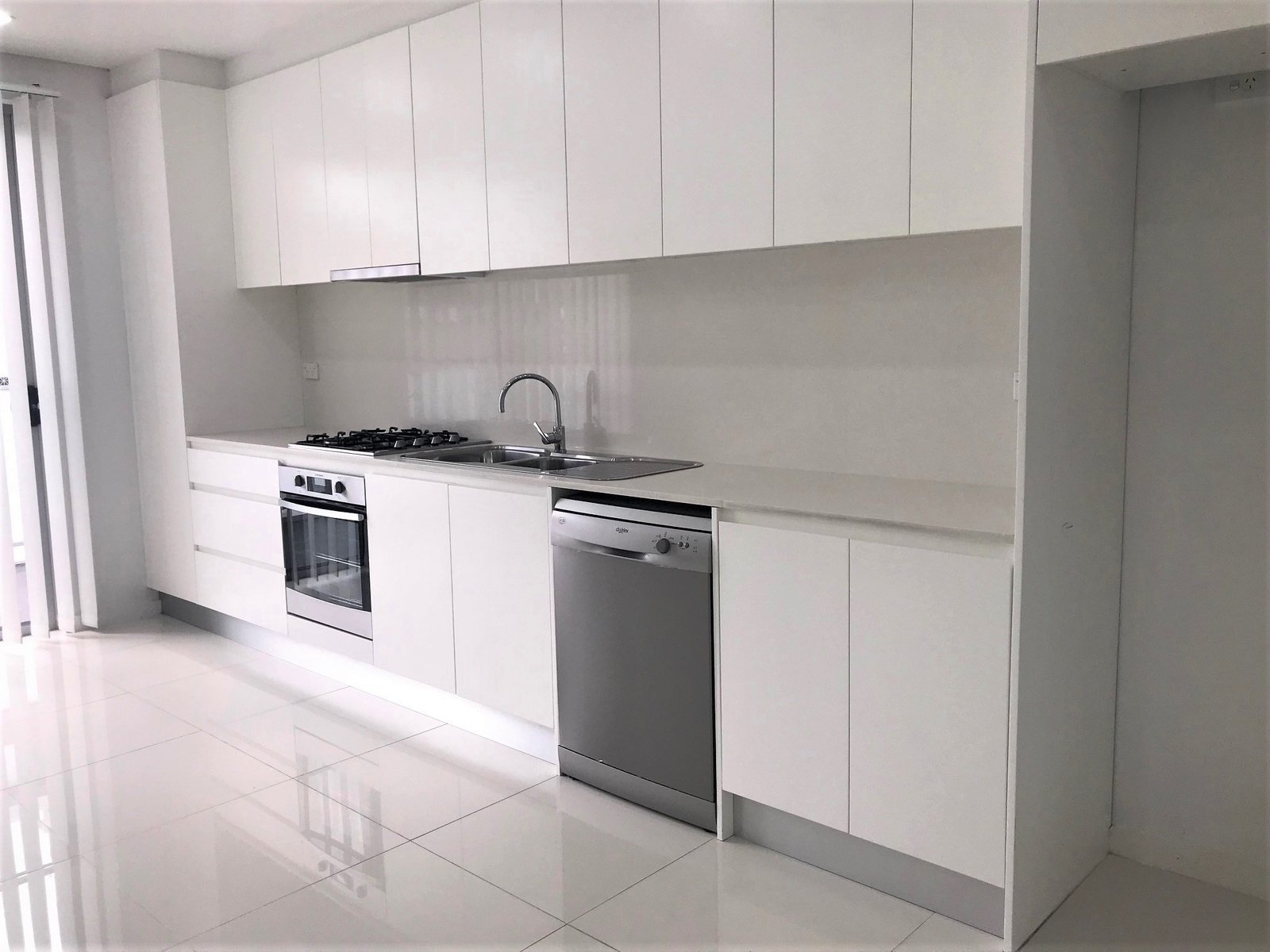 11/34-36 Gover Street PEAKHURST 2