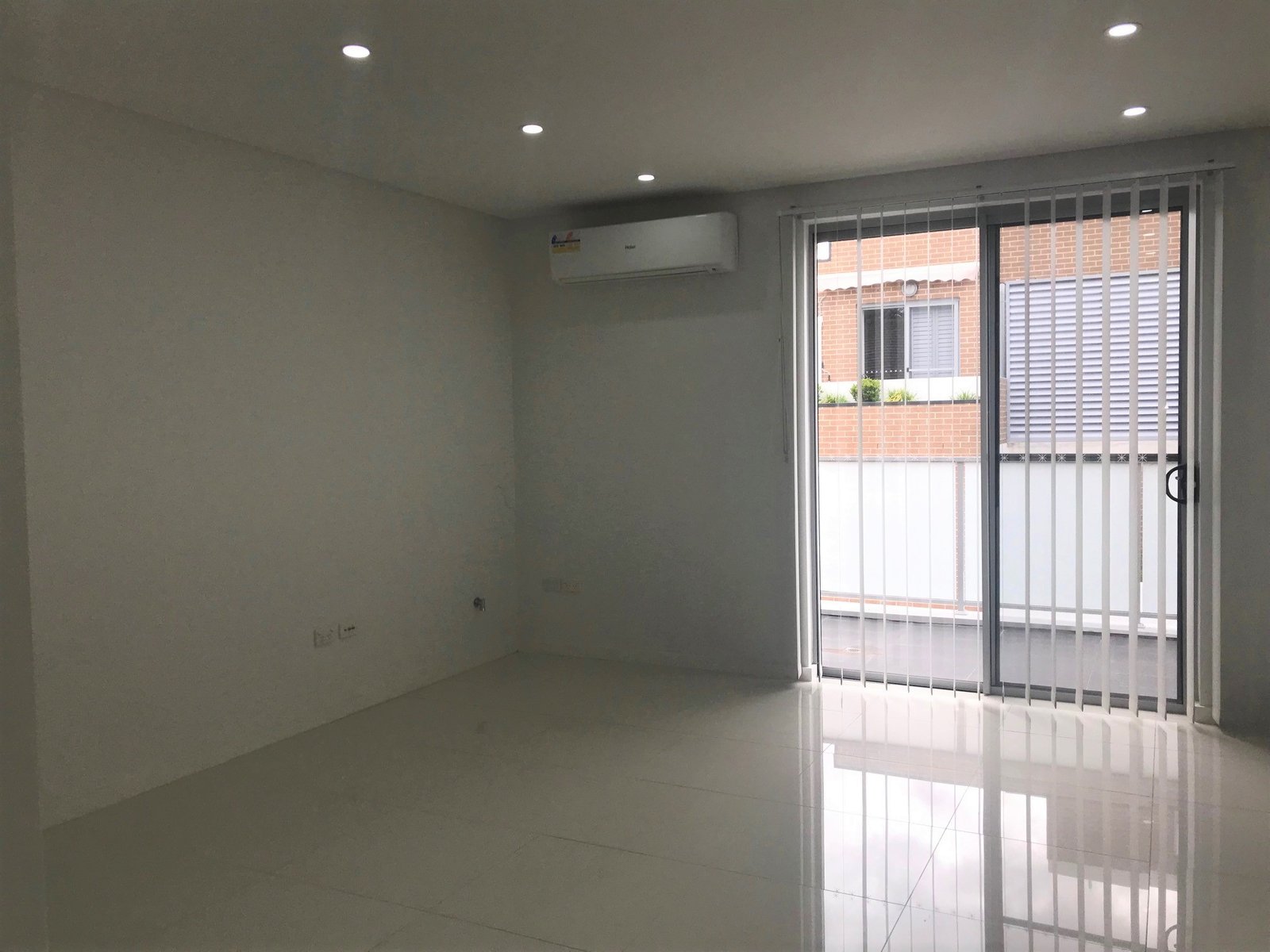 11/34-36 Gover Street PEAKHURST 3