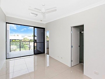 11/35-39 Central Street LABRADOR 2