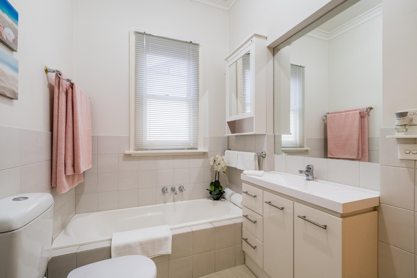 Real Estate and Property in 1/135 Roslyn Road, Belmont, VIC